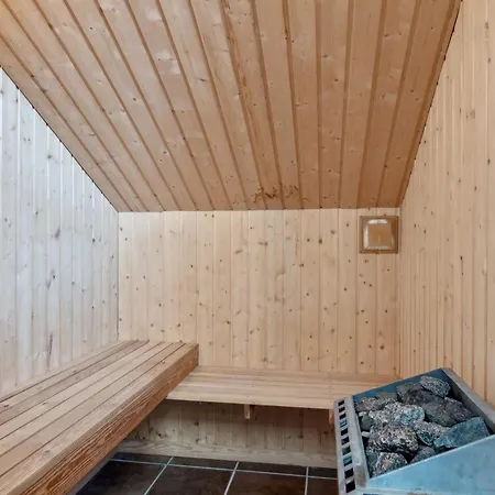 Henrika - 300m From The Sea By Interhome