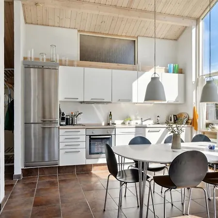 Henrika - 300m From The Sea By Interhome *