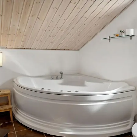 Henrika - 300m From The Sea By Interhome Glesborg