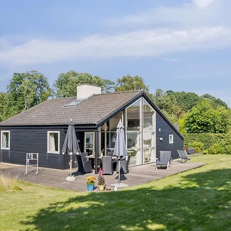Holiday home Henrika - 300m From The Sea By Interhome *